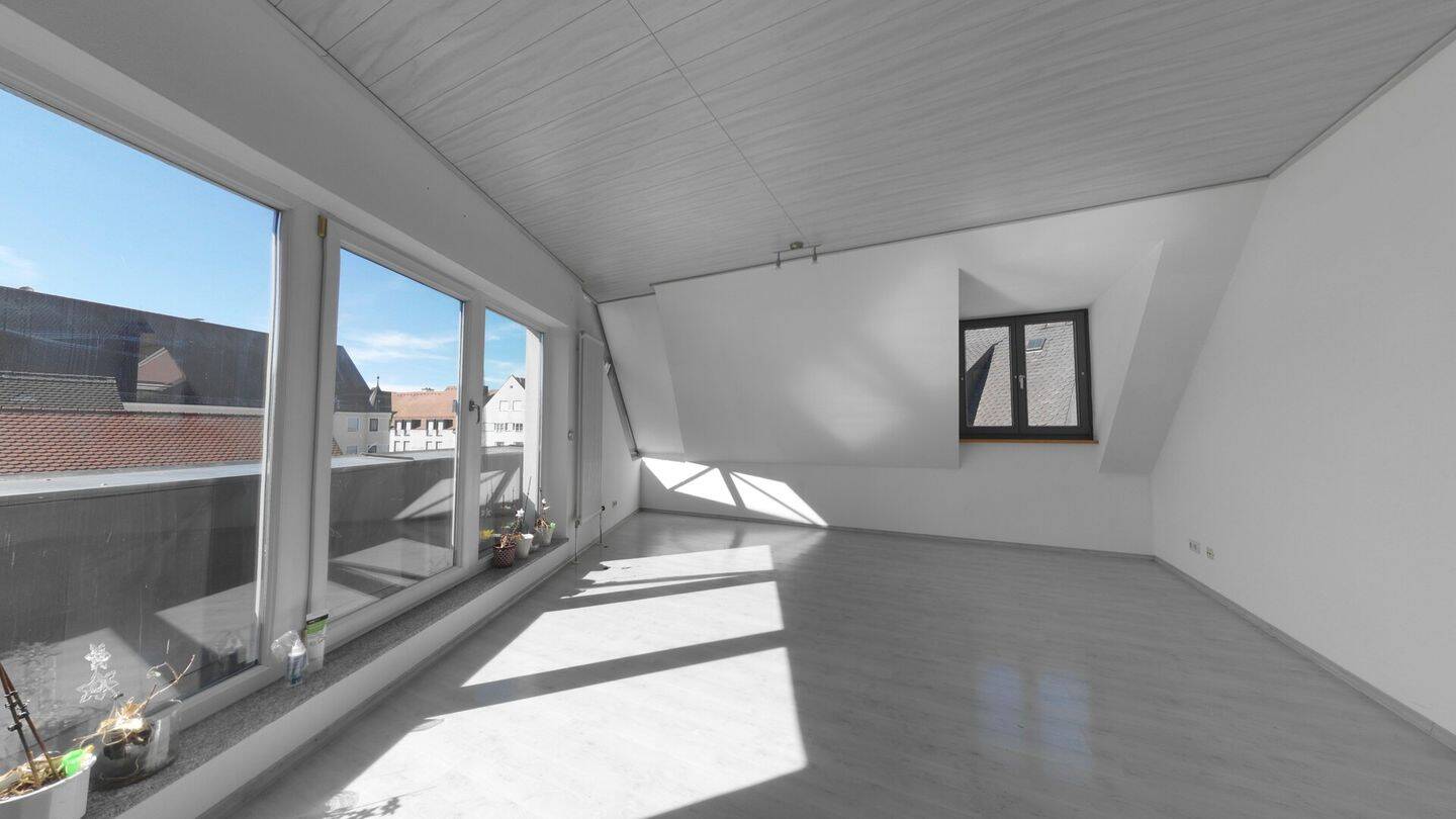 Charmante 3-Zimmer-Dachgeschosswohnung in zentraler Lage, 86633 Neuburg a.d. Donau