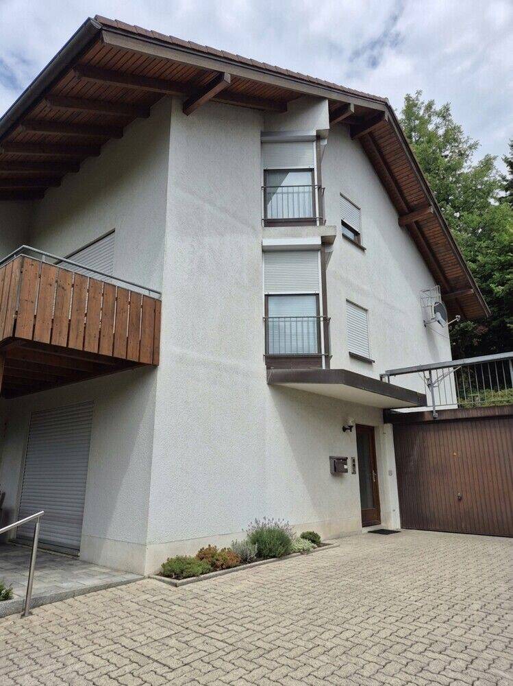 Familienfreundliche Doppelhaushälfte in begehrter Wohnlage von Lörrach-Stetten, 79540 Lörrach