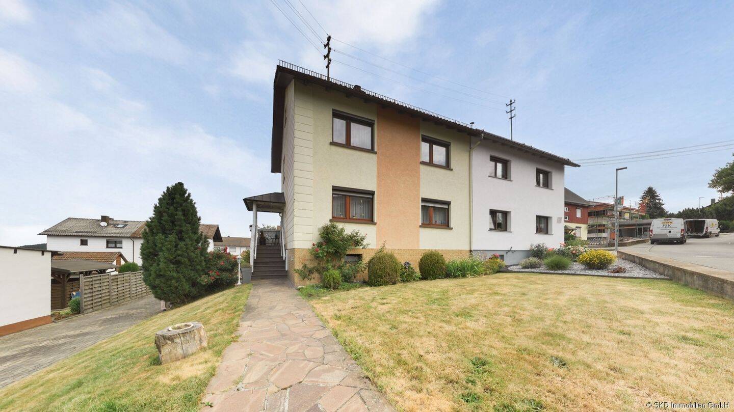 Waldbrunn: Großzügige Doppelhaushälfte mit Garten in ruhiger Lage!, 69429 Eberbach