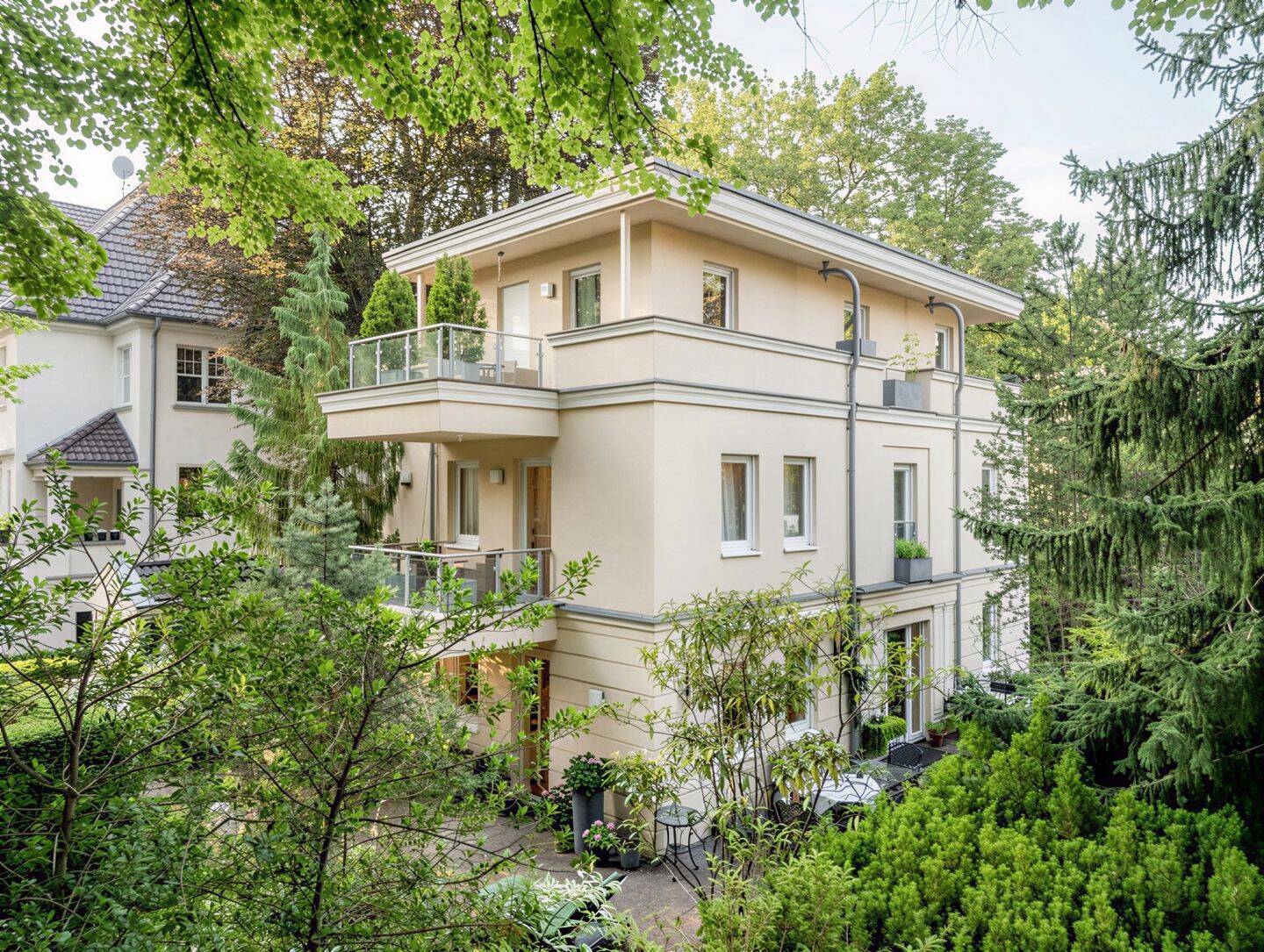 Exklusives Townhouse im Grunewald – zeitlose Eleganz in bester Villenlage