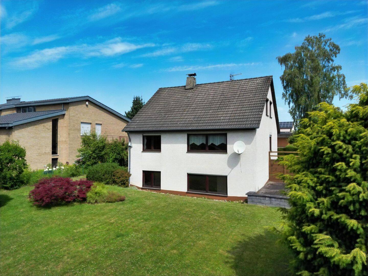 Traumlage in Vellmar-West – Einfamilienhaus mit Einliegerwohnung, Garage, Fernblick und Südausrichtung, 34246 Vellmar (Hof Mondschirm)