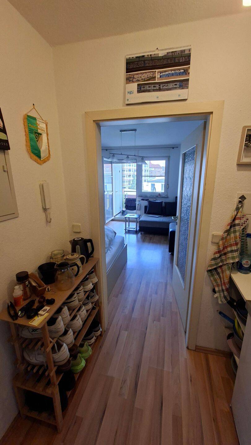 Gepflegte 1-Raum-Wohnung mit Balkon in zentraler Lage, 90478 Nürnberg (Dutzendteich Gleißhammer Glockenhof Sankt Peter Zerzabelshof)