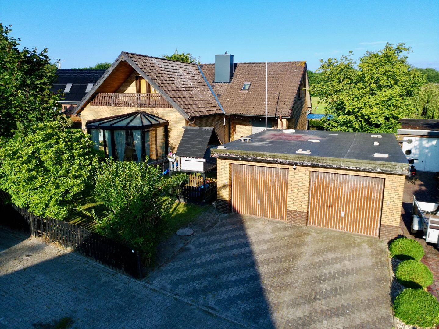 Großzügiges Einfamilienhaus mit Wintergarten, Doppelgarage und Mehrgenerationenpotenzial, 26388 Wilhelmshaven