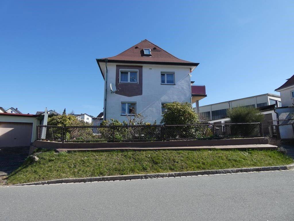 Charmantes Einfamilienhaus mit Potenzial und vielseitigem Nebengebäude, 92660 Neustadt a.d. Waldnaab