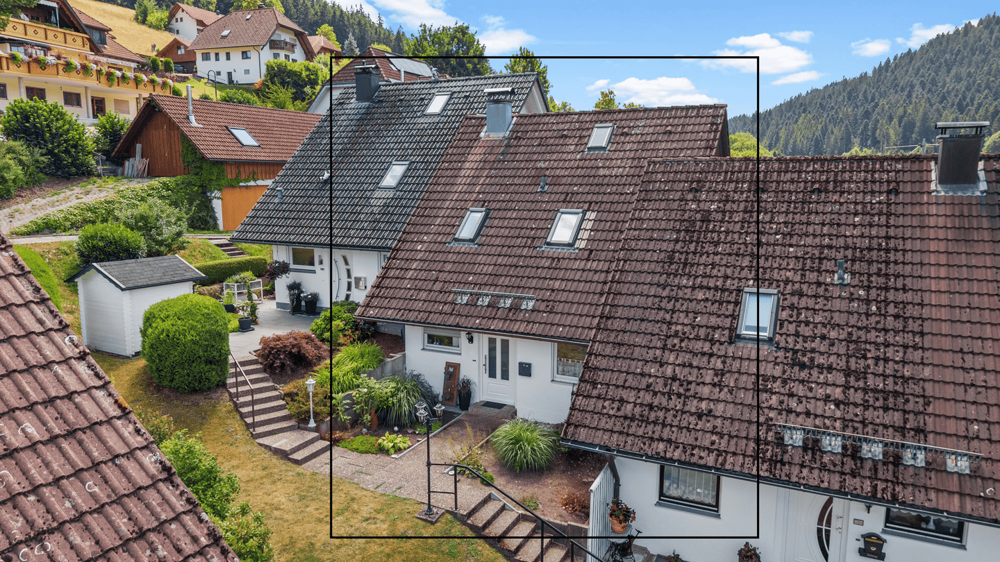 Modernisiertes Reihenmittelhaus in Seewald-Erzgrube mit Balkon, Terrasse und Kamin, 72297 Seewald