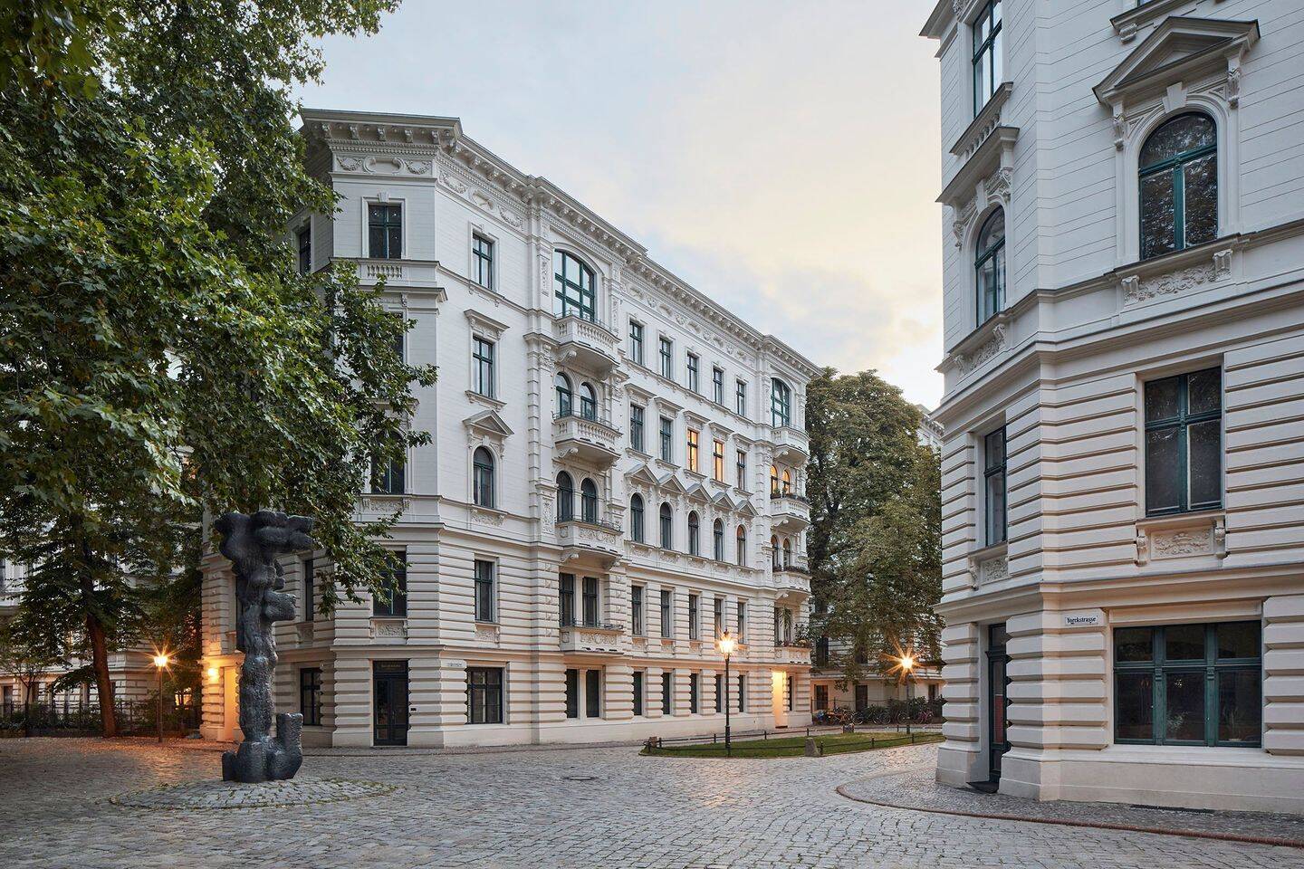 Investition in vermietete 3-Zimmerwohnung mit Südbalkon in Berliner Kulturgut, 10965 Berlin (Friedrichshain-Kreuzberg Kreuzberg Neukölln Schöneberg Tempelhof)