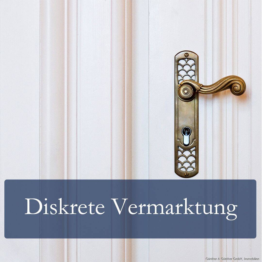 Rarität: Einzigartige Reetdach-Villa auf großzügigem Parkgrundstück, 25488 Holm
