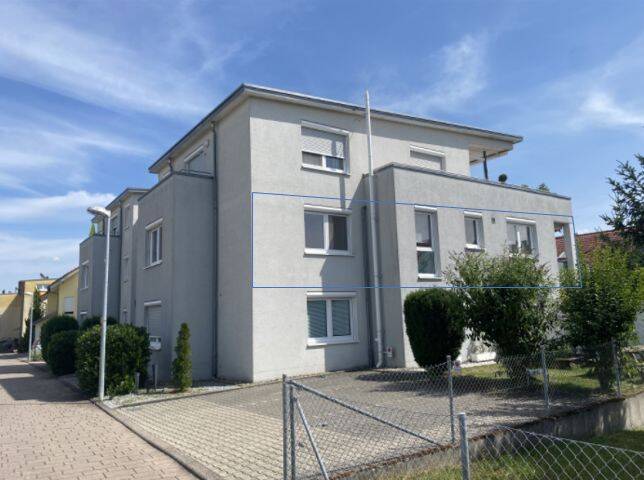 Helle 4-Zimmerwohnung mit 17 m² Sonnenbalkon, Aufzug & TG in ruhiger Lage von Maichingen, 71069 Sindelfingen