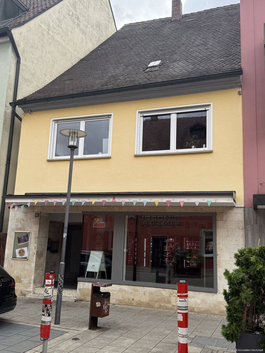 Mehrfamilienhaus mit 3 WE + 1 Laden, 5 Garagen mit viel Freifläche in Stadtmitte, 91315 Höchstadt a.d. Aisch