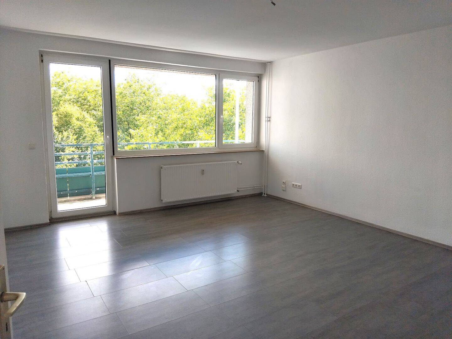 Komplett sanierte 3 Zimmer Wohnung mit Balkon in Gelsenkirchen zu vermieten, 45883 Gelsenkirchen (Feldmark Heßler)