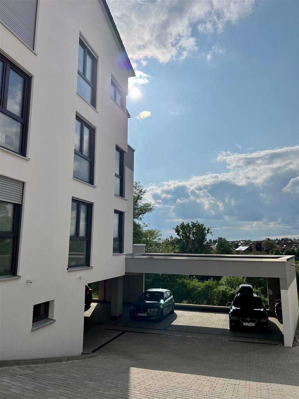 Neuwertige 4,5 Zi.-Whg. mit EBK, Balkon, Carport- u. Außenst.pl. in schöner Siedlungslage von Lauchheim, 73466 Lauchheim
