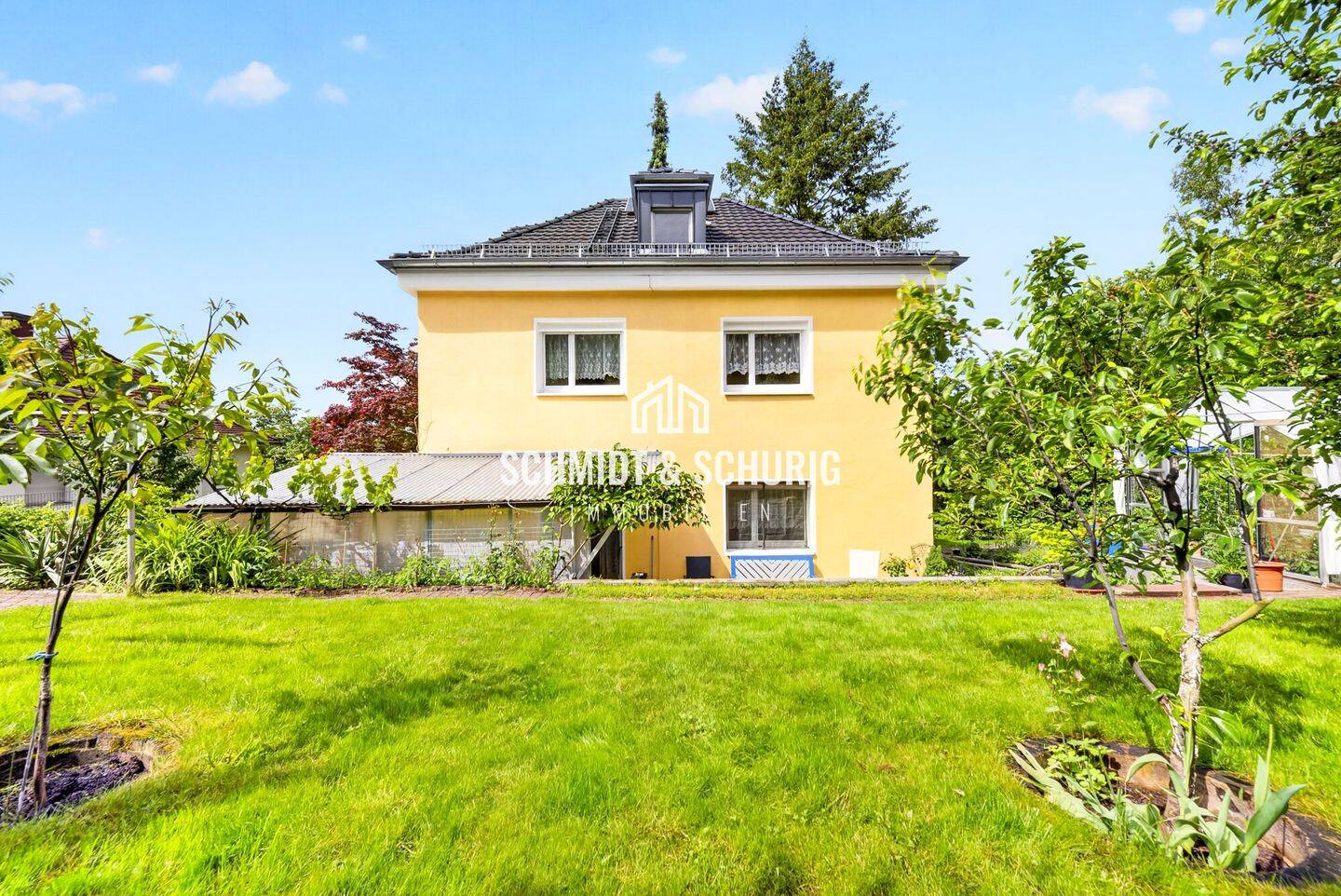 Energetisch sanierte Stadtvilla mit 3 Einheiten im Grünen und Garage, 75175 Pforzheim