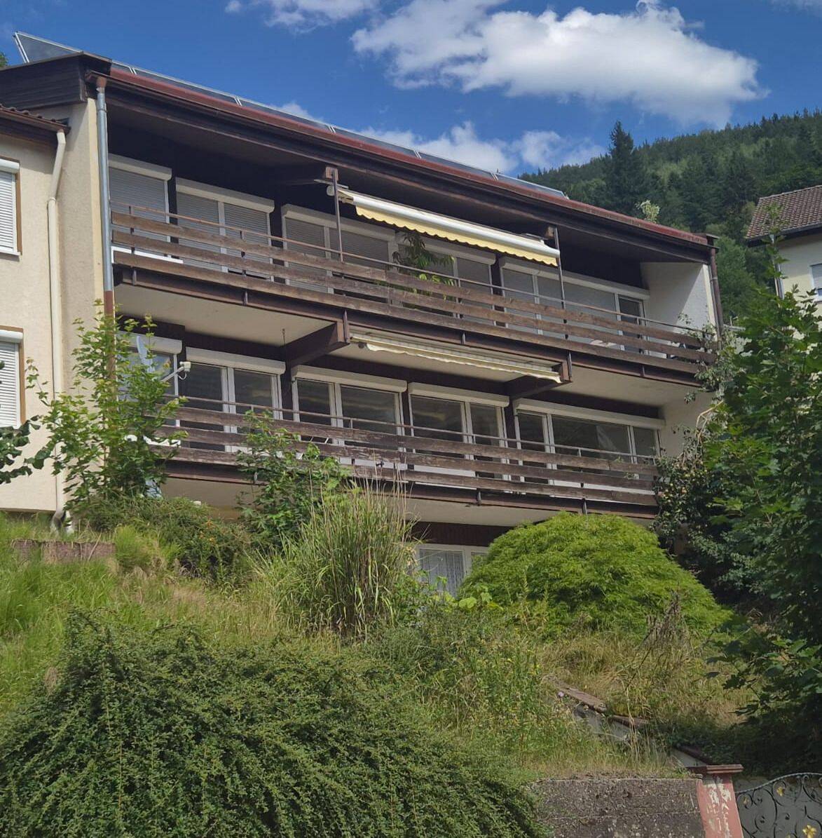 Geräumige 4-Zimmer-Wohnung mit Balkon in Bad Wildbad, 75323 Bad Wildbad