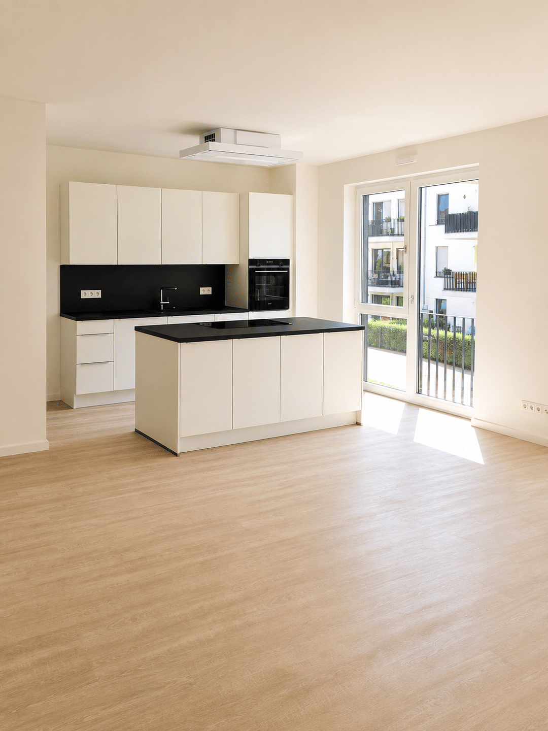 Neuwertige 2-Zimmer-Wohnung mit großem, überdachten Balkon, hochwertiger EBK & TG-Stellplatz, 40235 Düsseldorf (Flingern Nord Flingern Süd Grafenberg)