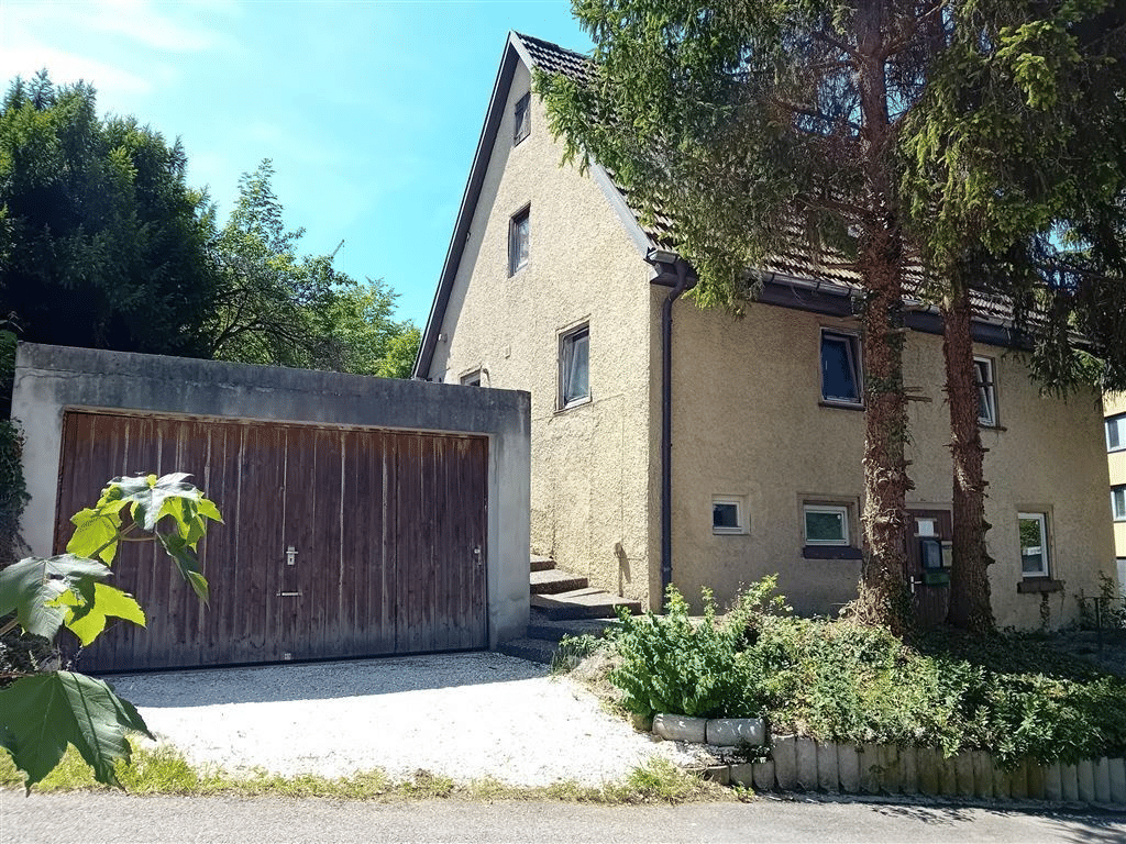2-Fam.-Haus mit großem Garten und viel Potenzial in sonniger, stadtnaher Lage, 89522 Heidenheim an der Brenz