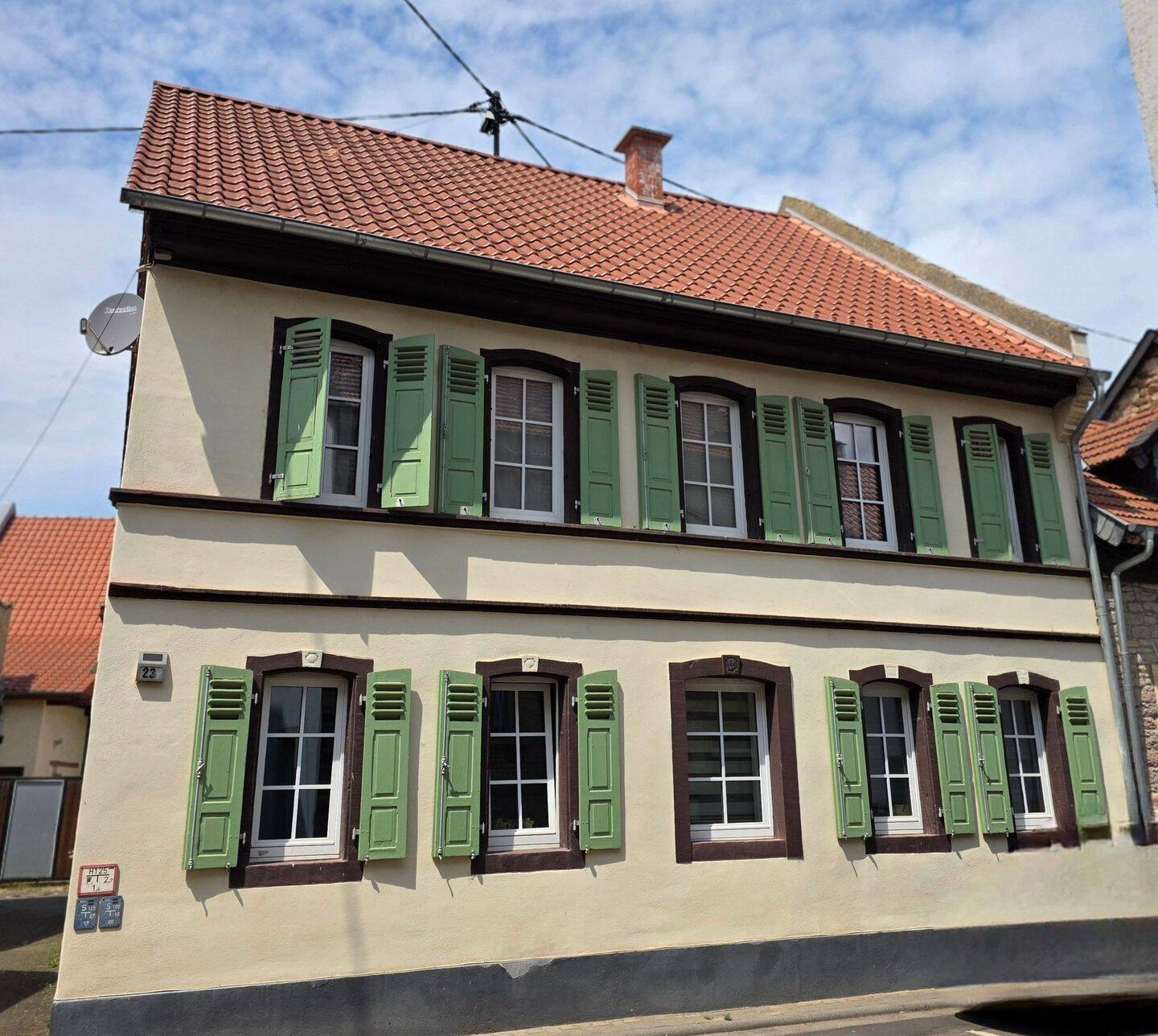 Renditestarkes Zweifamilienhaus in Wöllstein mit massivem Entwicklungspotenzial, 55597 Wöllstein