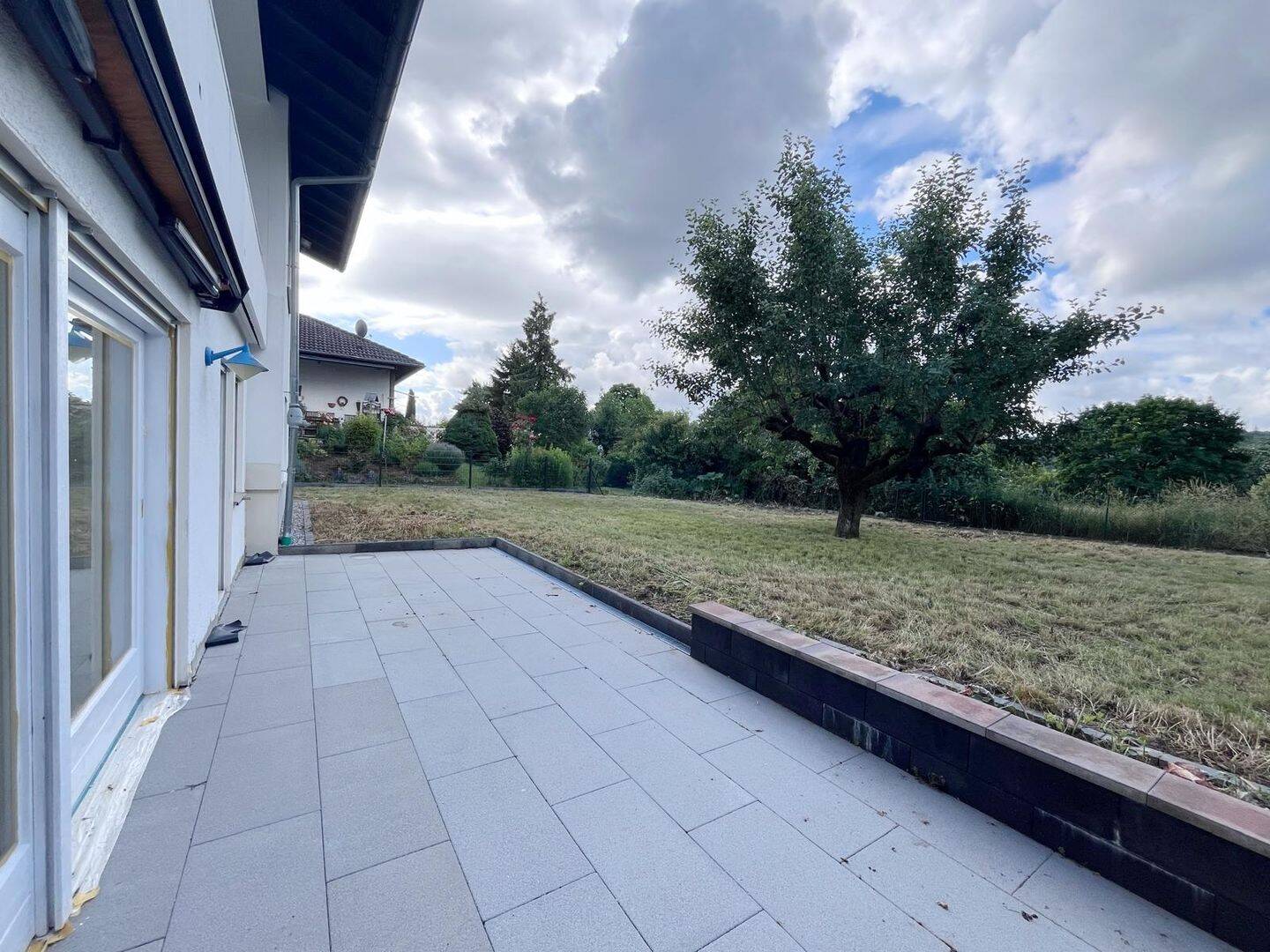 Charmante 2-Zimmer-Souterrainwohnung mit Terrasse und Außenstellplatz, 61231 Bad Nauheim