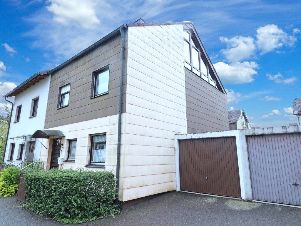 Familienfreundliche Doppelhaushälfte mit Studio, Garage und schönem Südgarten in Weiden-West, 92637 Weiden i.d. OPf. (Weiden)