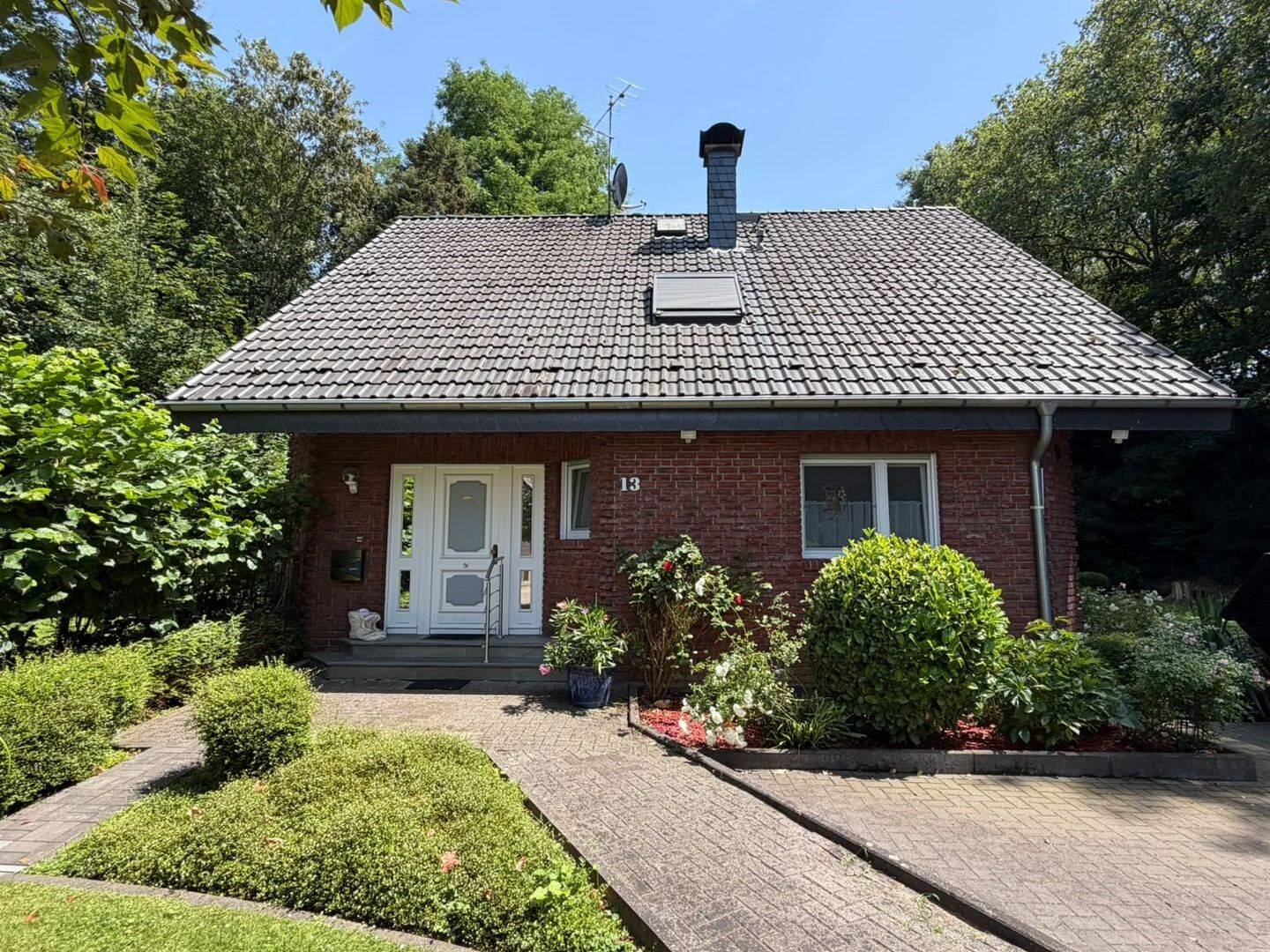 Erbpacht ! Saniertes freistehendes Einfamilienhaus mit Erbpacht !, 47228 Duisburg (Bergheim Friemersheim Hochemmerich Winkelhausen)