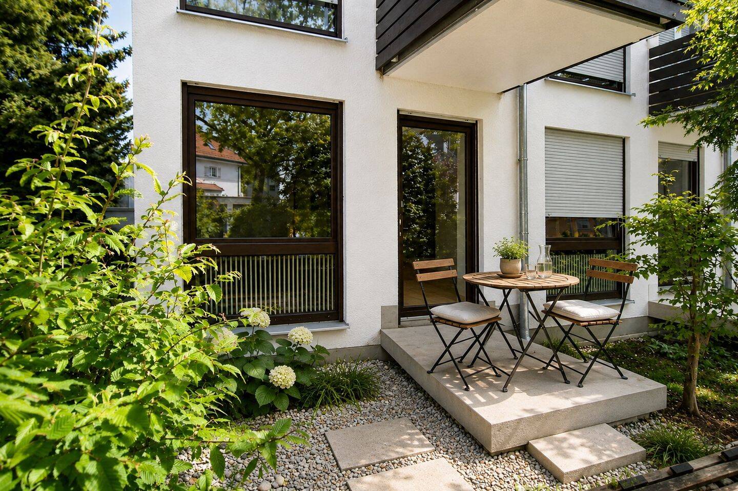 AIGNER – Sonnenplatz in Obermenzing: 1,5 Zimmer mit Garten & S/W-Terrasse – 81245 München – Bild 1 von 3