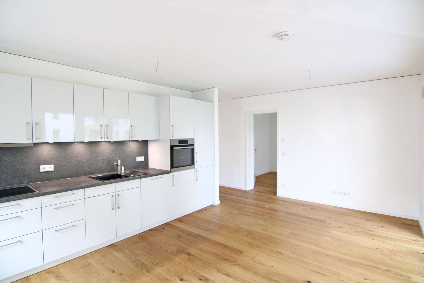 Wohntraum mit 20 m² Sonnenterrasse und allen Extras: mit EBK, Tiefgarage und Wallbox!, 15711 Königs Wusterhausen