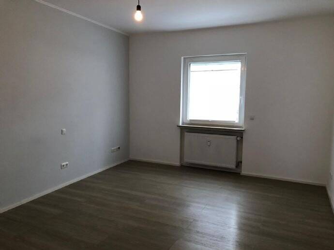 Moderne 2-Zimmer-Wohnung in der Innenstadt mit Südbalkon in kernsaniertem Mehrfamilienhaus, 54439 Saarburg