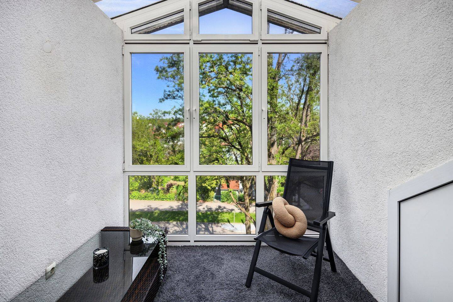 Poing: Charmante 2-Zimmer DG-Wohnung – vermietet, 85586 Poing