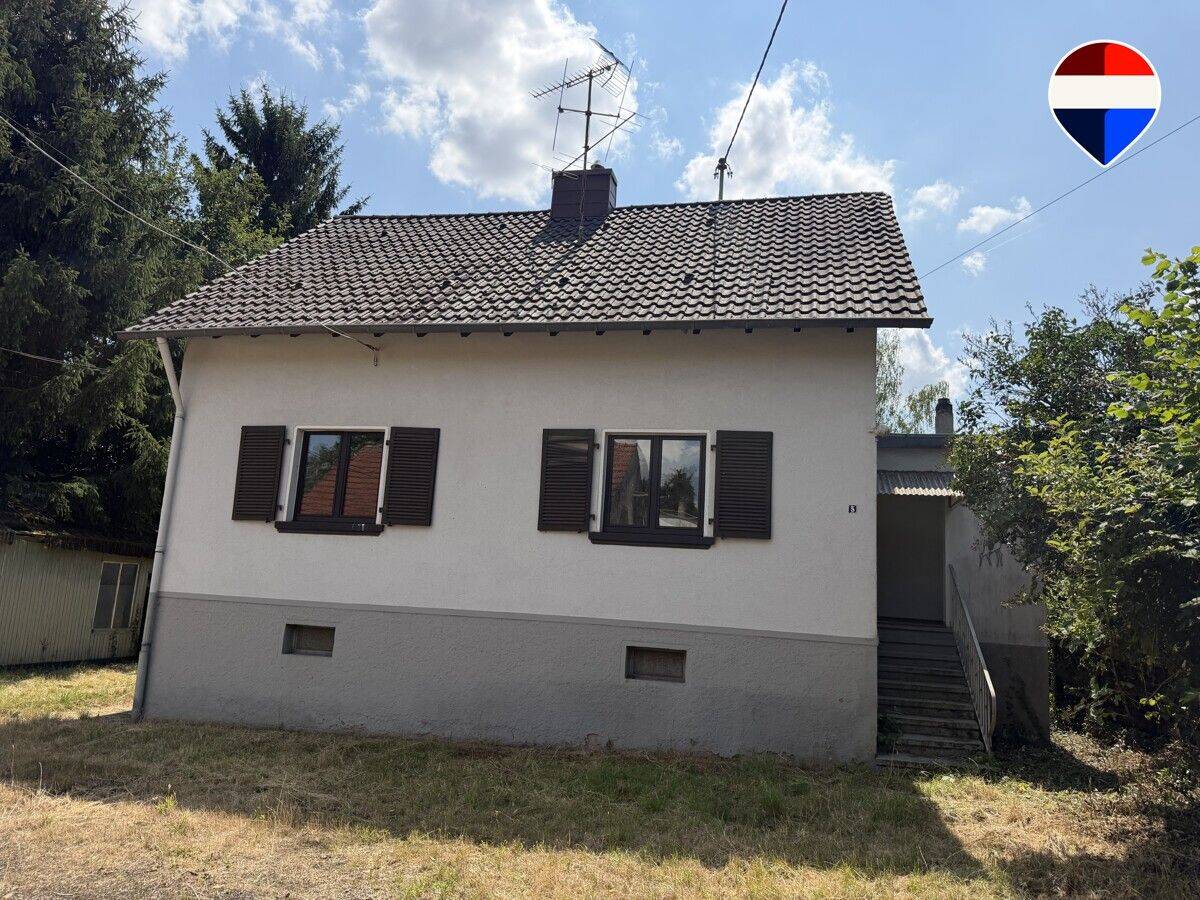 Wallerfangen: Sanierungsobjekt mit 153 m² Wohnfläche und großem Nebengebäude auf 1.752 m² Grundstück, 66798 Wallerfangen