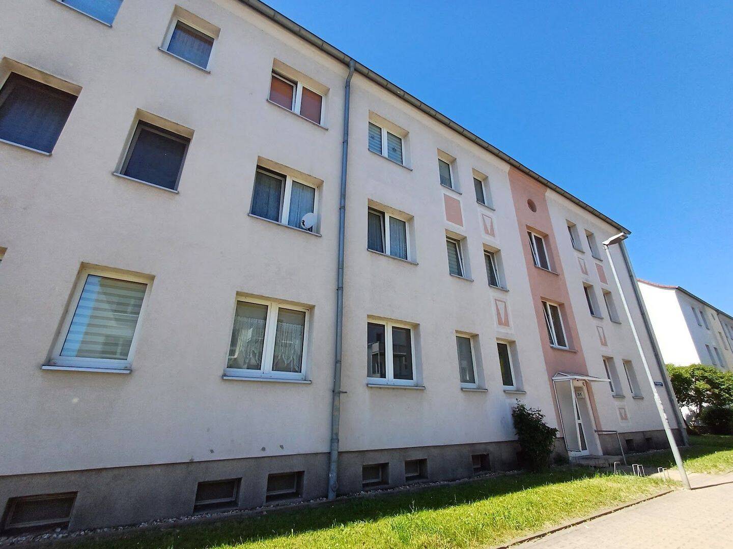 Wir freuen uns auf Sie und Ihre Familie – EG links, 6217 Merseburg