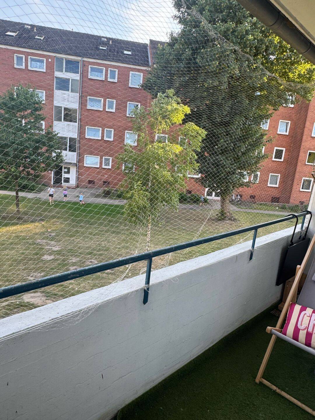 Moderne 2,5-Zimmer-Maisonettewohnung mit Balkon, neuer Einbauküche und Stellplatz in Bad Segeberg
Attraktives Wohnen in ruhiger Lage!
Zur Vermietung, 23795 Bad Segeberg