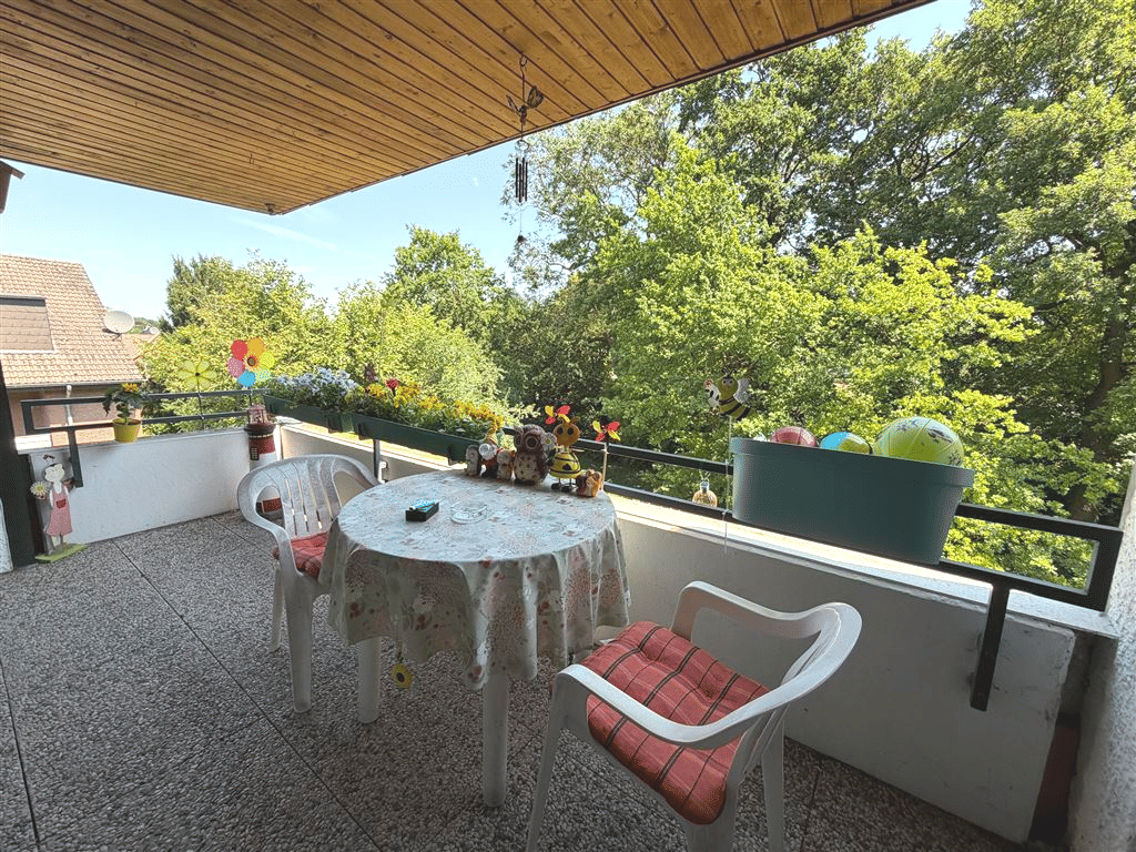 Helle Dachgeschosswohnung in zentraler Sackgassenlage mit traumhaftem Grünblick!, 59505 Bad Sassendorf