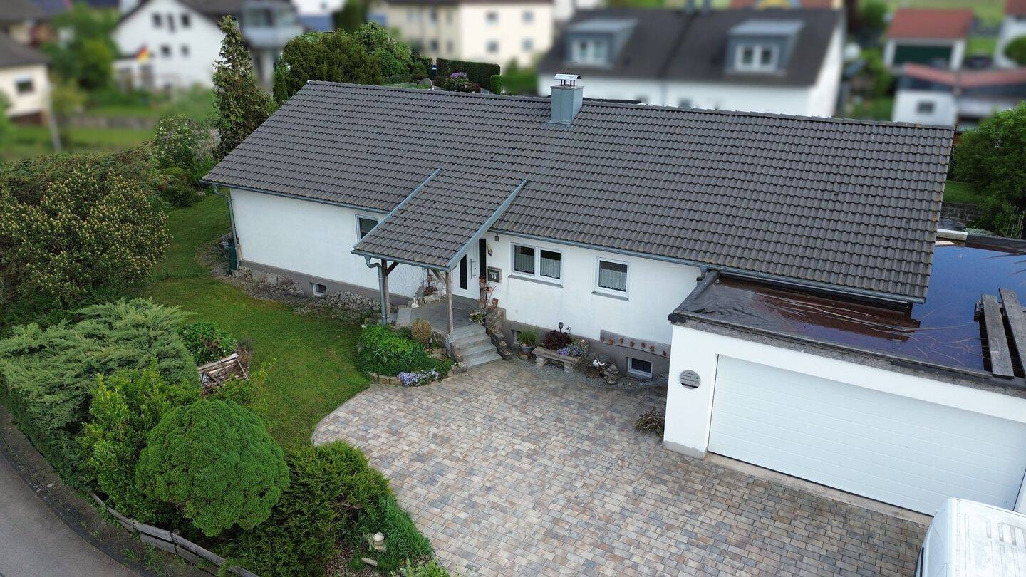 STOP! Warum neu bauen? Tolles Einfamilienhaus in ruhiger Wohnlage wartet auf Sie, 74564 Crailsheim