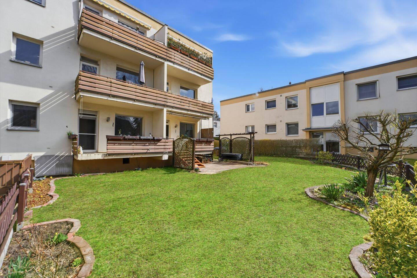 4-Zimmer-Wohnung mit Garten, Stellplatz und 2 Bädern, 12355 Berlin (Neukölln Kolonie Platanenblick Rudow Siedl. An der Rudower Höhe)