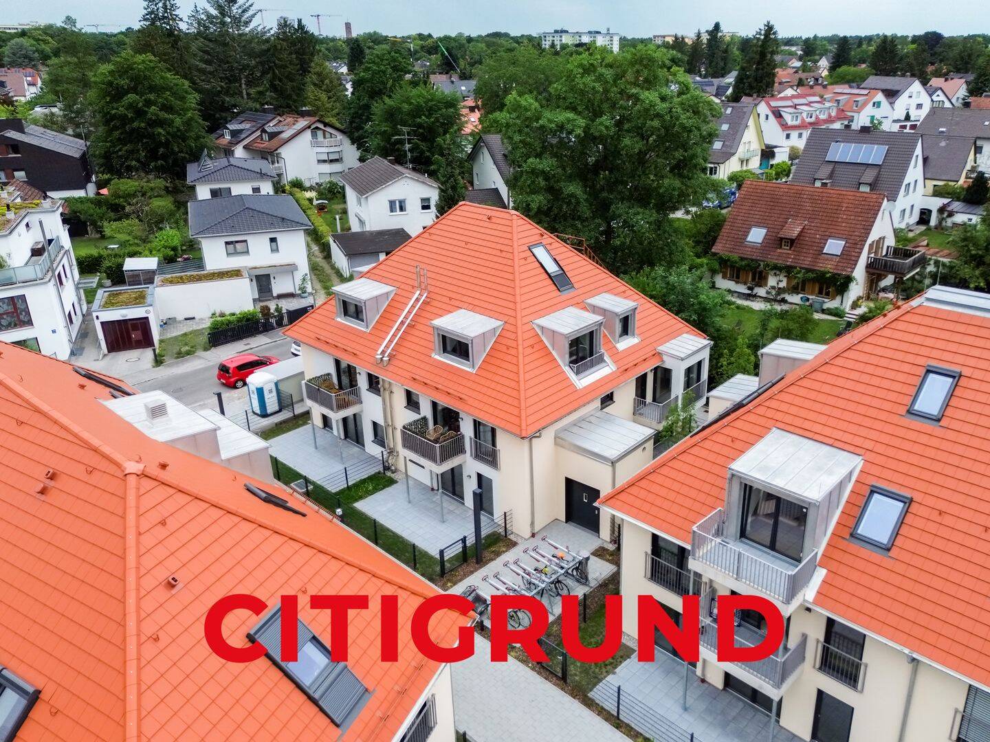 Forstenried – Hell. Modern. Individuell. – Design-Maisonette mit zwei Dachbalkonen!