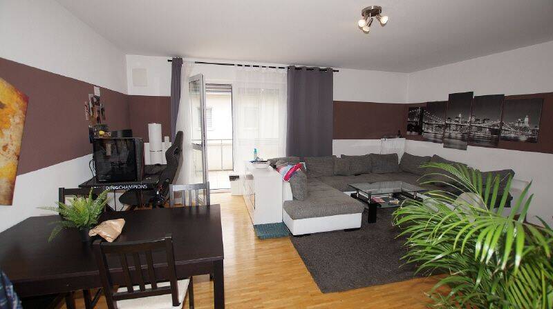 Moderne 3 Zimmer-Wohnung mit Balkon, 94315 Straubing