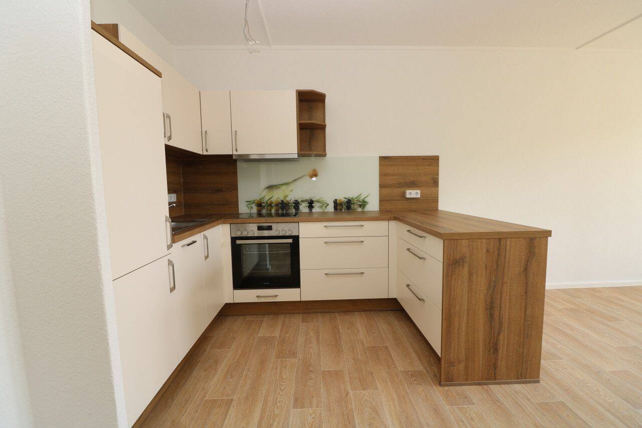 – Tolle 2-RW mit Einbauküche sucht Dirigenten für gemeinsame Kochabenteuer!!!, 9599 Freiberg