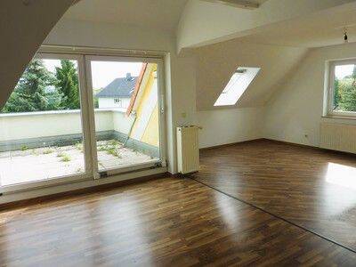 — Dachgeschosswohnung mit individuellem Zuschnitt —, 6686 Lützen