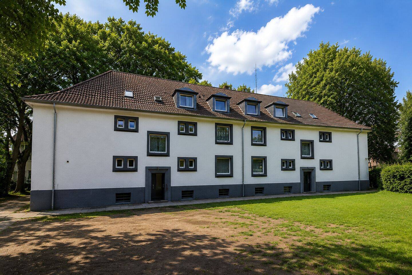 Saniertes Mehrfamilienhaus | 10 WE | 8 % Rendite | Faktor 12 | 610 m² Wohnfläche, 45881 Gelsenkirchen (Schalke Schalke-Nord)
