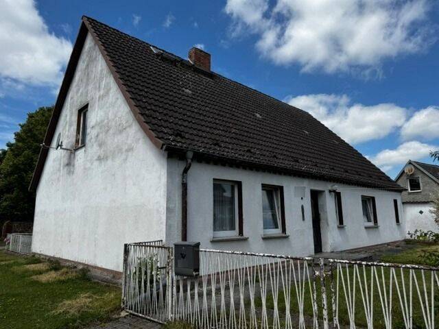 Charmantes Einfamilienhaus mit Entwicklungspotenzial in Grischow, 17089 Grischow