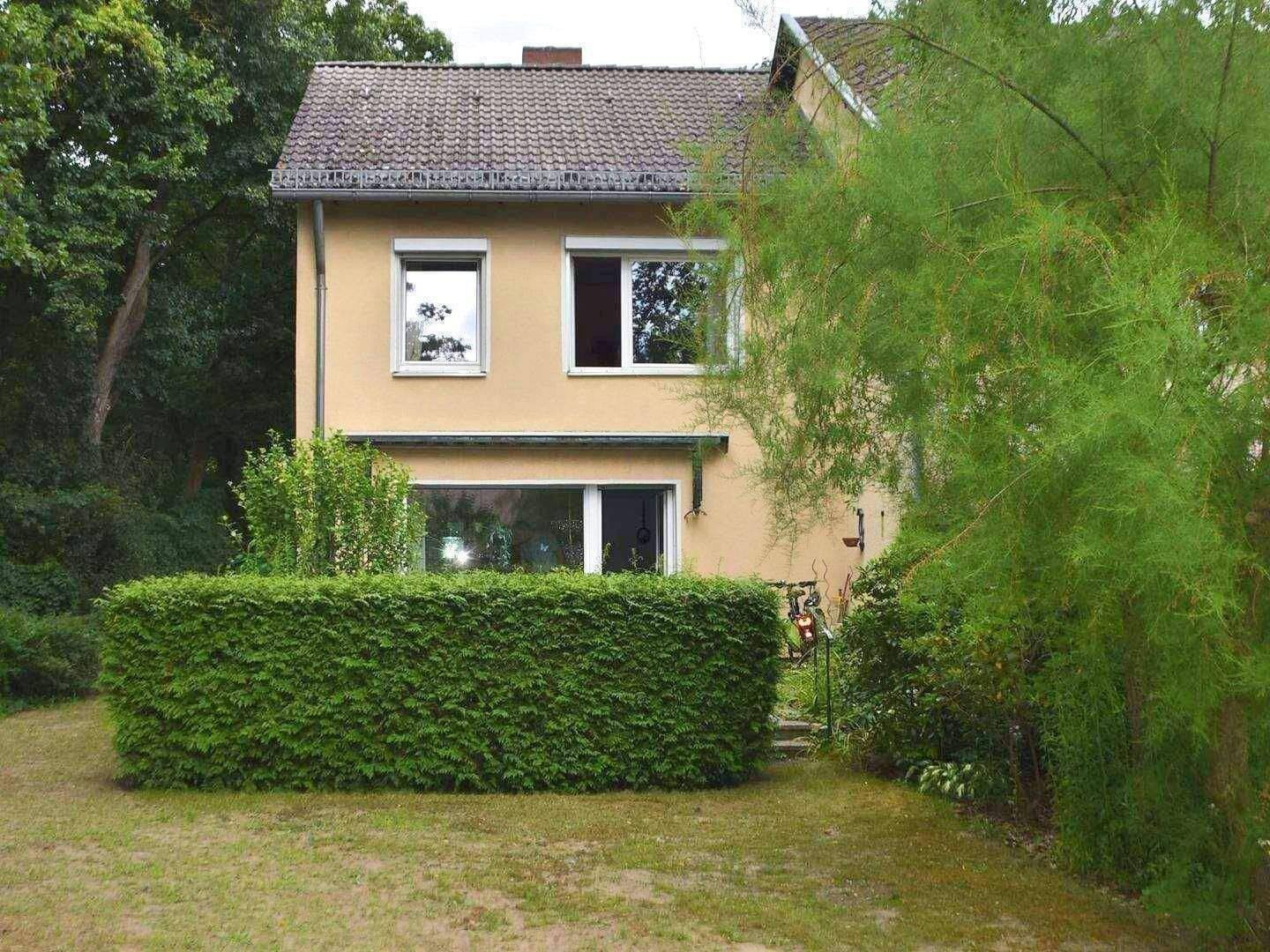 Seltenes kleines Haus  auf großem Grundstück – Handwerkerobjekt mit Potential, 14163 Berlin (Steglitz-Zehlendorf Kolonie Schlachtensee Süd Nikolassee Zehlendorf Schlachtensee)