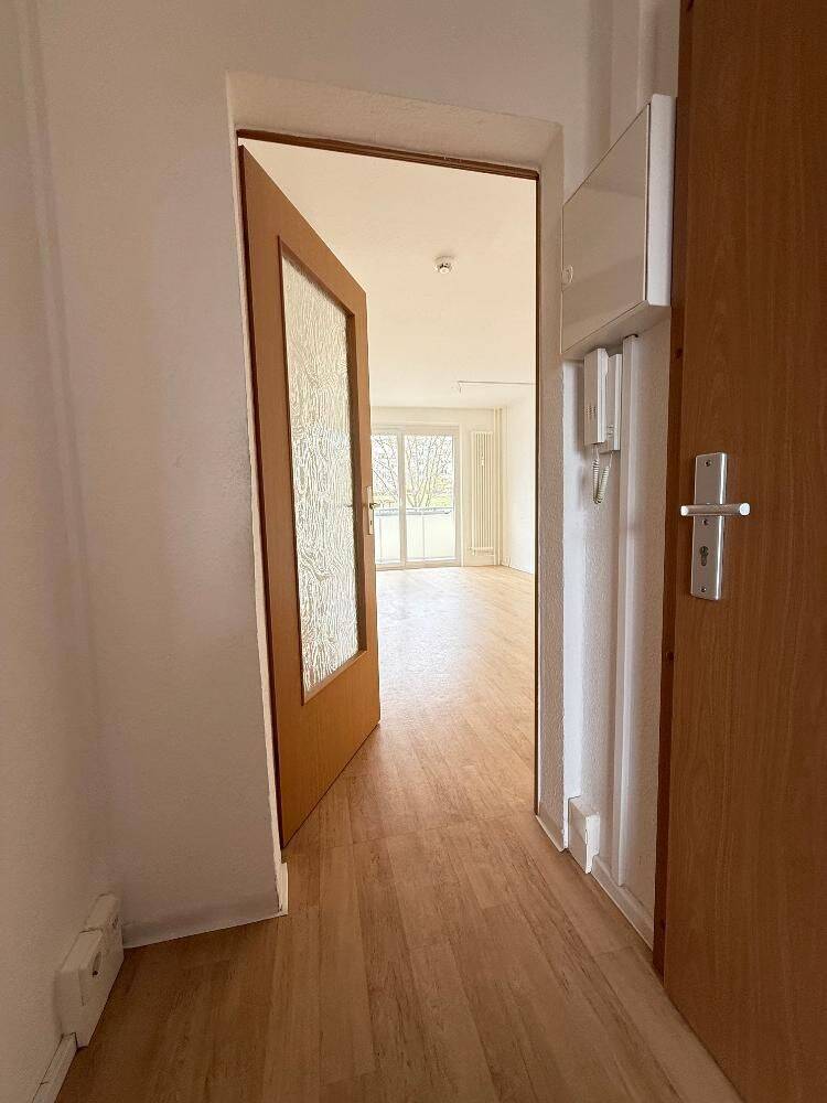 3 Zimmer, Balkon, 1. Obergeschoss, 8112 Wilkau-Haßlau