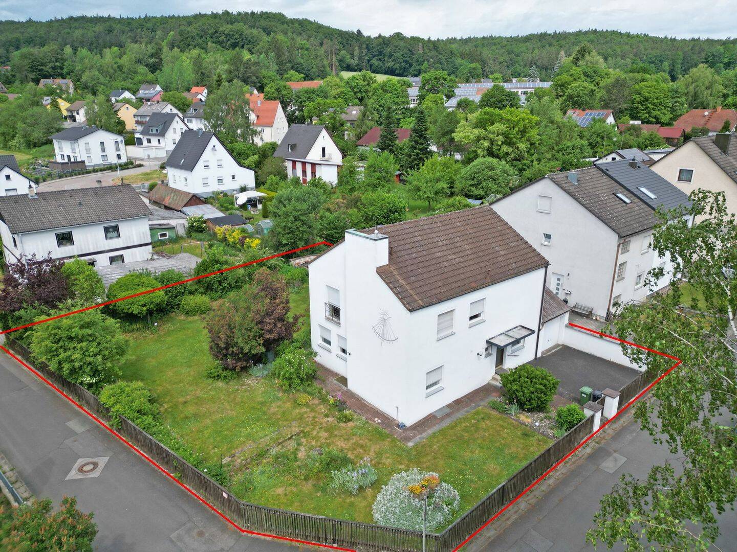 Architektenhaus (Steinkirchner) in sehr ruhiger Lage – Westterrasse, großer Garten & neue Heizung (2025), 92259 Neukirchen b. Sulzbach-Rosenberg