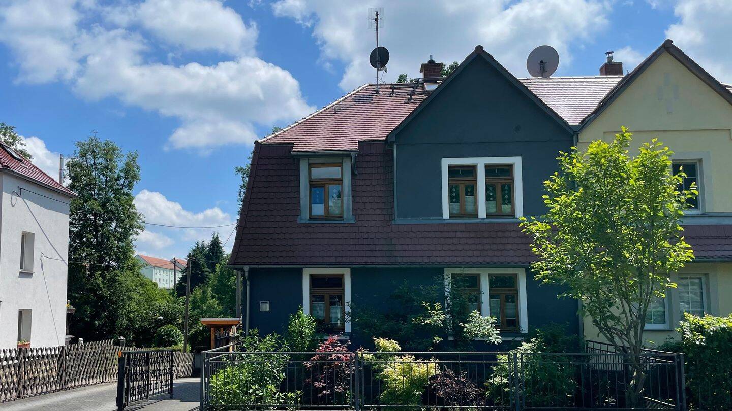 Doppelhaushälfte in zentraler Lage, 1844 Neustadt in Sachsen