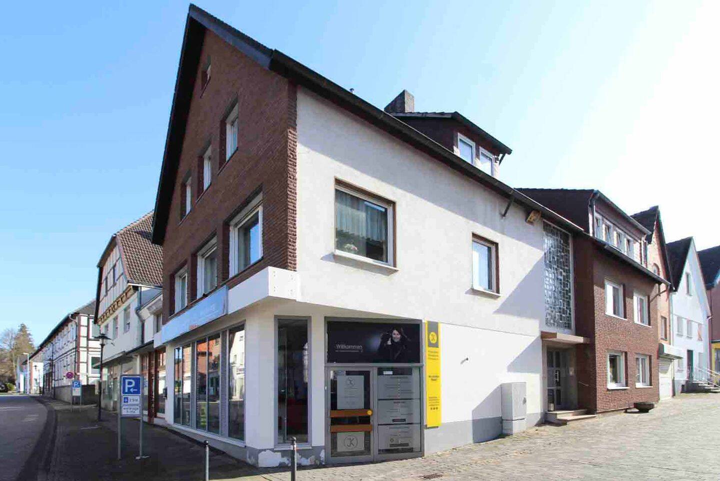 Wohn- und Geschäftshaus mit ca. 497 m² vermietbarer Fläche, Fernwärme und Entwicklungspotenzial, 33039 Nieheim