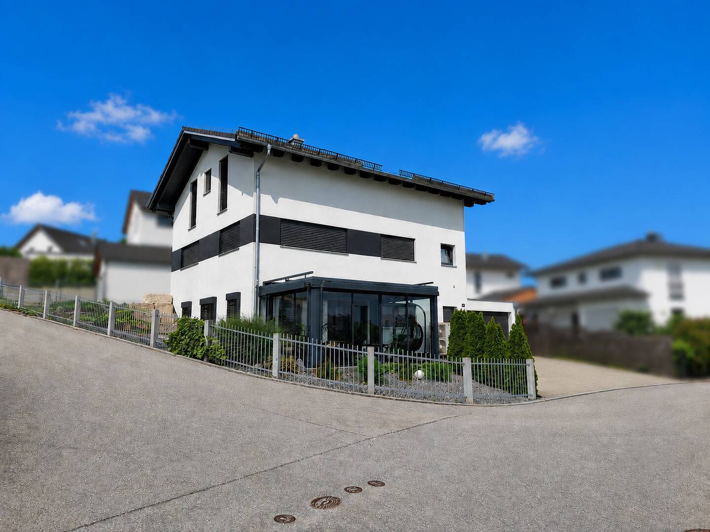 Großzügiges Zweifamilienhaus in Geisenhause-Feldkirchen, 84144 Geisenhausen