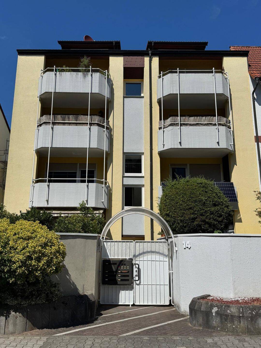 Moderne 2,5-Zimmer-Wohnung mit Balkon in Rodgau-Nieder-Roden, 63110 Rodgau