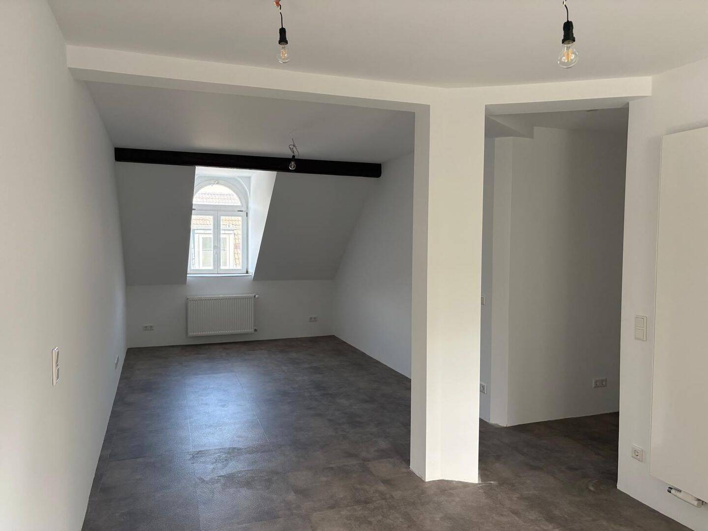 Lifestyle und Lebensqualität in einer sanierten Dachgeschosswohnung eines Jugendstilhauses!