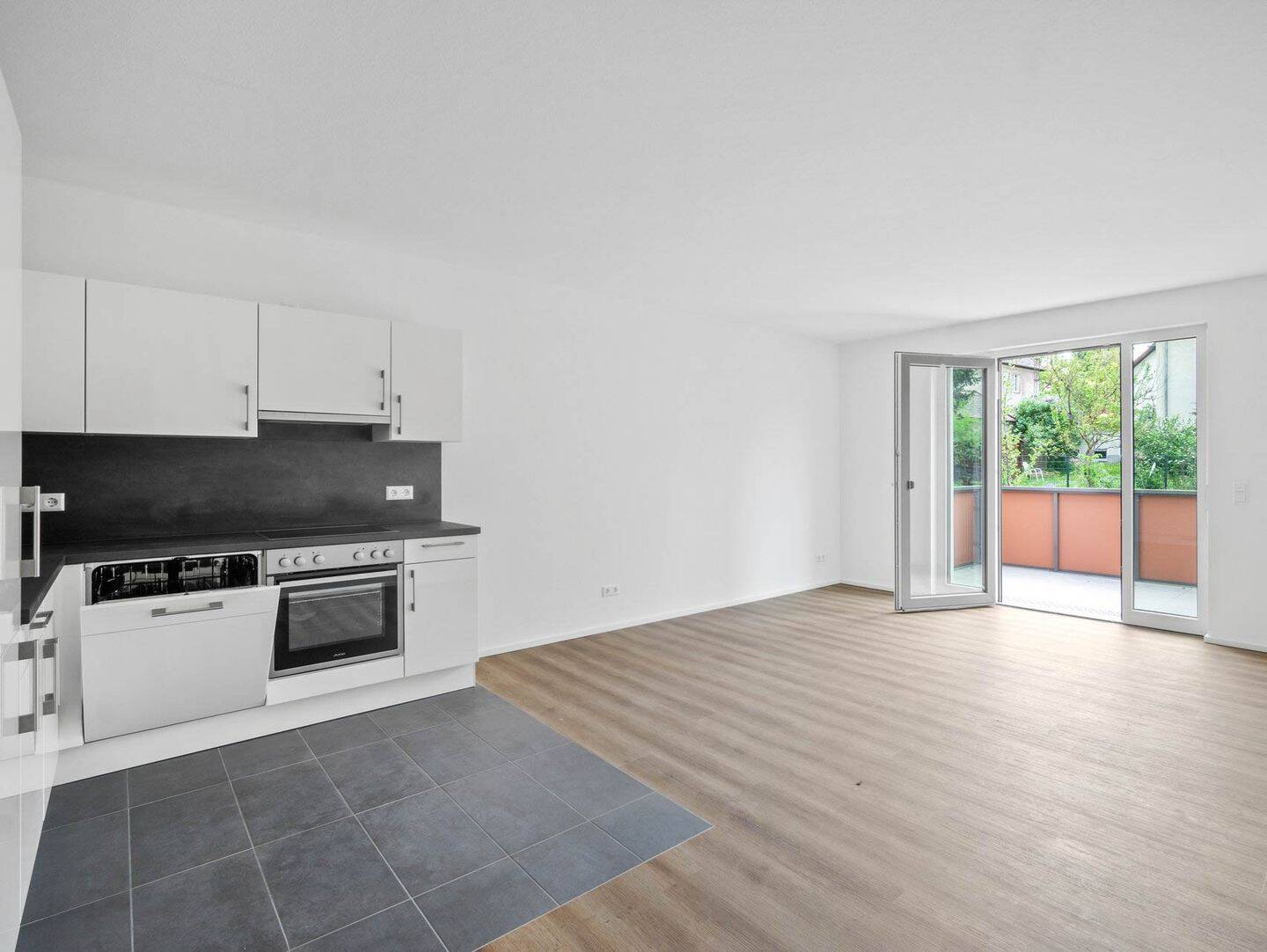 Traumhafte 2-Zimmer Wohnung mit Balkon, 1239 Dresden