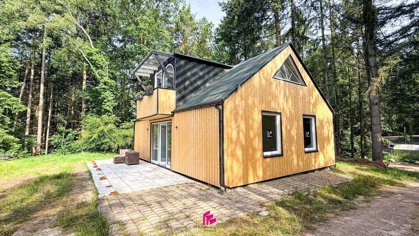 Visbek | Bezugsfertiges Holzhaus mit Terrasse im Waldcampingplatz, 49429 Visbek