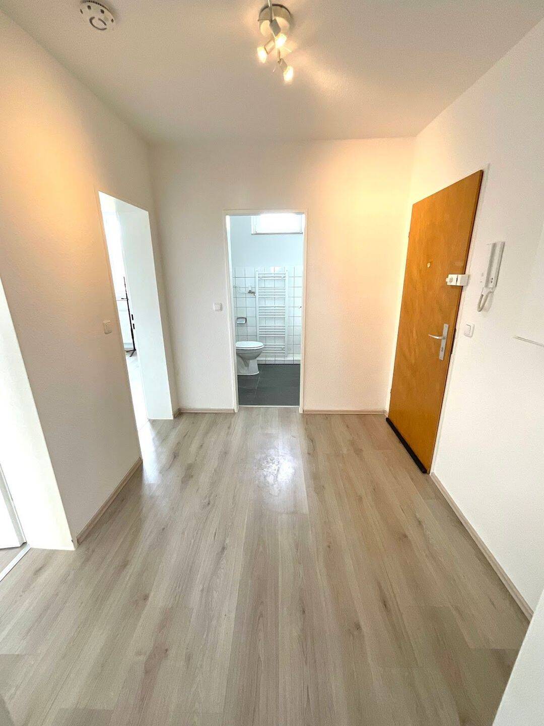 Renovierte Wohnung in Garath – Ab sofort frei !, 40595 Düsseldorf (Benrath Garath Hellerhof Urdenbach)